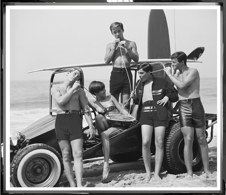Surf Party 26 x 30