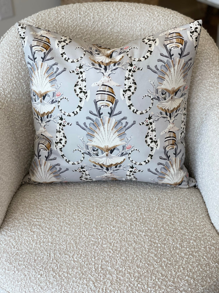 25" x 25" Seahorses & Seashells