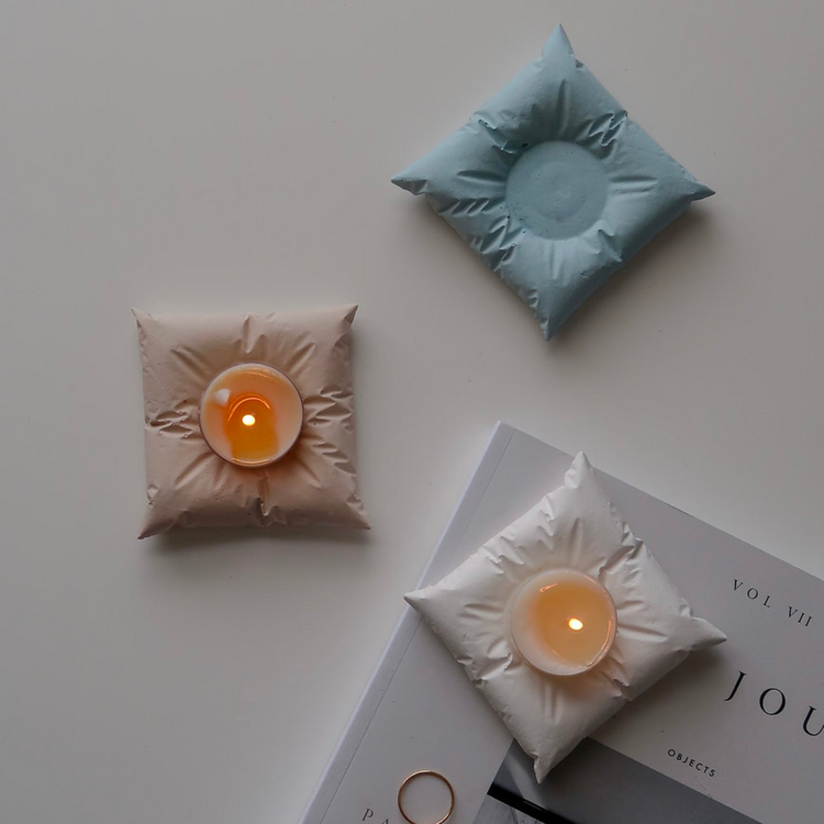 Pillow tea light holder