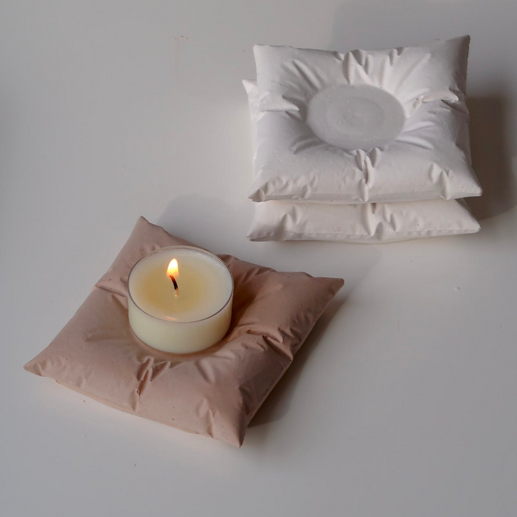 Pillow tea light holder