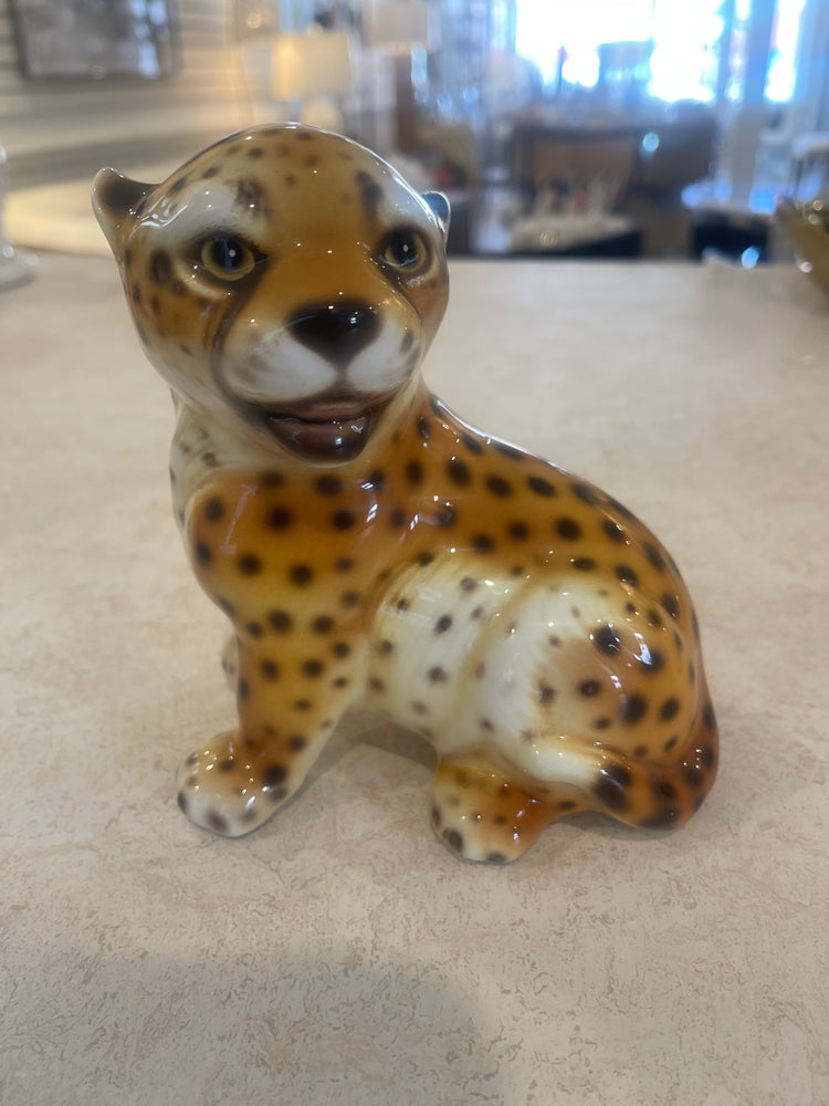 Vintage Italian Porcelain Sitting Leopard